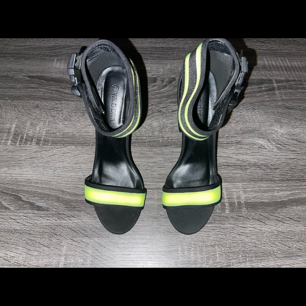 Wild Diva Neon Yellow Block heels size 8 1/2 - Picture 3 of 6